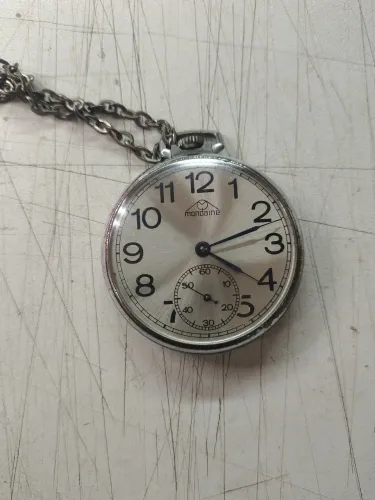 Relógio de bolso Mondaine lindo