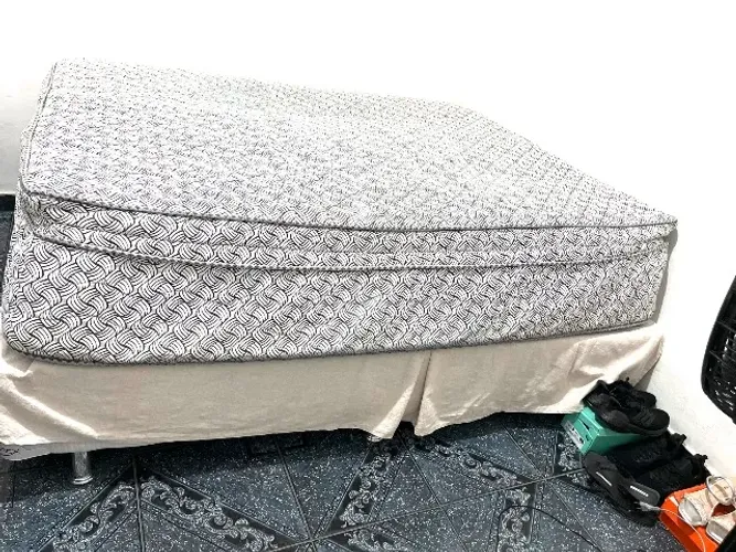 Base americana + colchão queen 