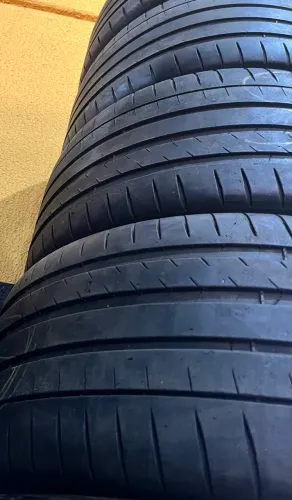 Jogo de pneus 20 MICHELIN 255/35 R20 semi novos ( 255/35/20 )