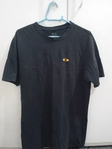 Camiseta Oakley Preta