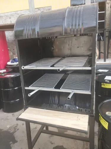 Churrasqueira de tambor para assar frango com 4 greias 