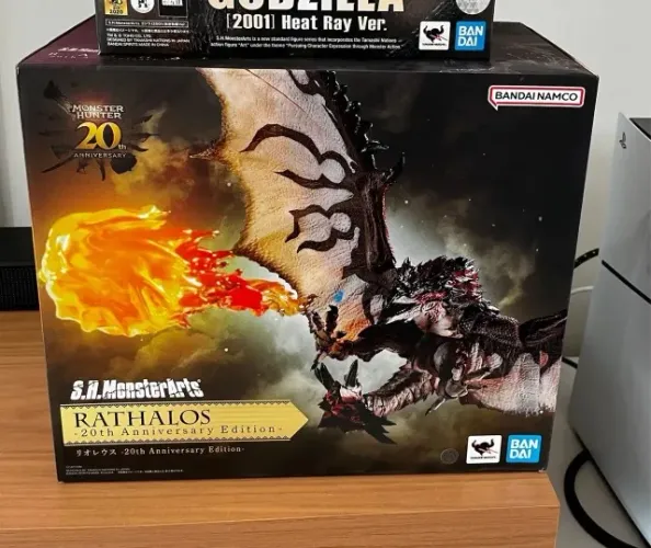 S.H MonsterArts Rathalos 20th Anniversary Edition