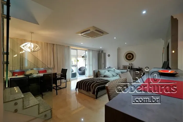 Cobertura à venda no Jardim Oceânico. Barra da Tijuca. Perto da praia.