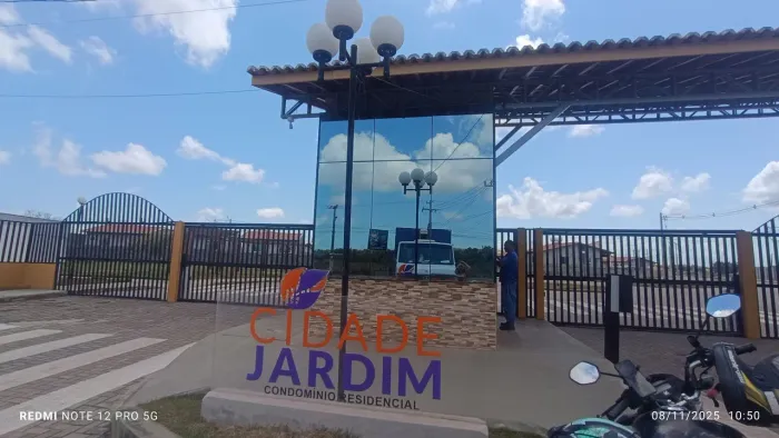 ALUGO CASA DE CONDOMINIO CIDADE JARDIM