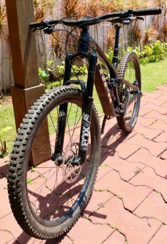 Bicicleta Trek Slash 9.7 M aro 29 