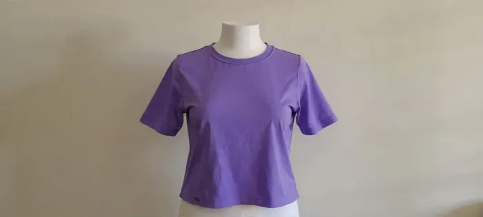 Blusa Média Lilás de Manga curta