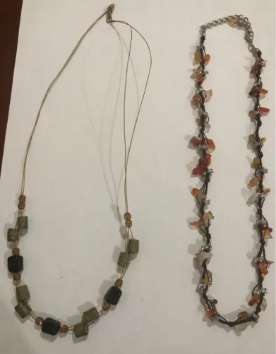Colares diferentes a 25,00