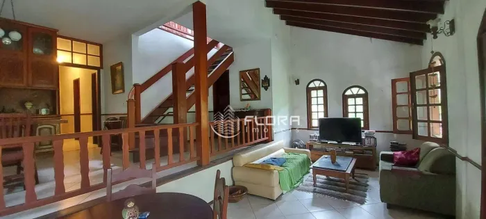 Casa com 5 dormitórios à venda, 300 m² por R$ 739.000,00 - Itaipu - Niterói/RJ