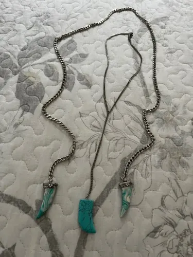 Conjunto de Colares de Prata com Pingentes de Pedra Turquesa