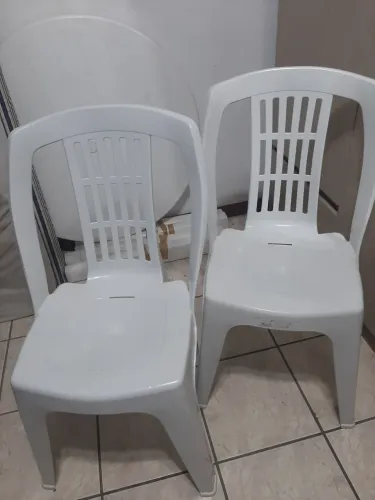 Mesa e cadeiras plástica 