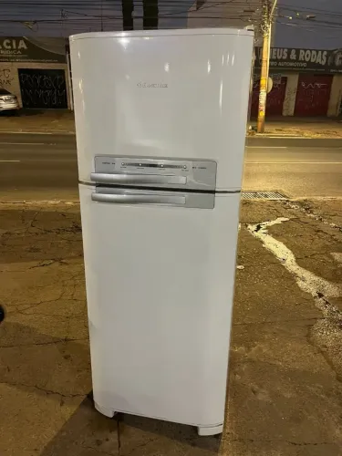 Geladeira Electrolux Duplex Frost Free semi-nova