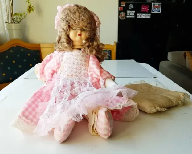 Brinquedo - Boneca Antiga de Pano (Com Enchimento) 57 cm - Com Avaria (Para Manutenção)