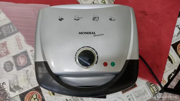 Grill e sanduicheira Mondial Premium, usada poucas vezes 