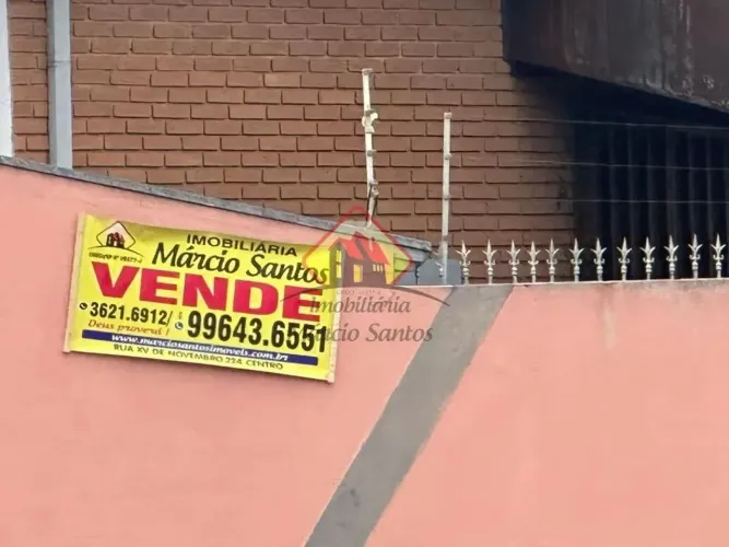 Venda de Casas / Padrão na cidade de Taubaté