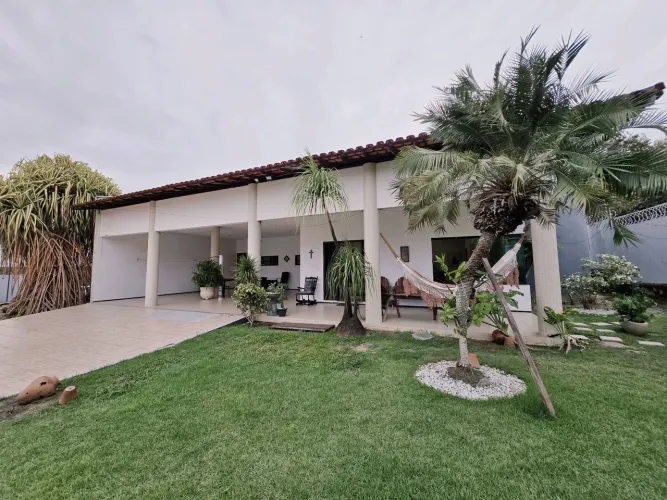 Casa linda e confortável  por Temporada  a 2 minutos da praia