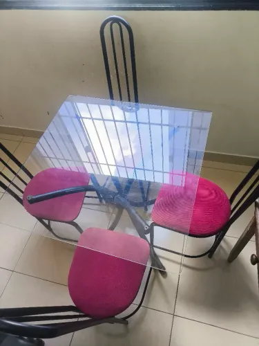 Conjunto mesa / cadeira de jantar 