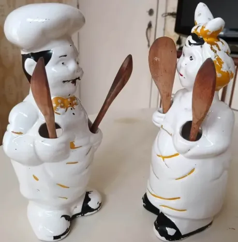 Decoração retrô de cozinha - Bonequinhos Cerâmica anos 70 Porta-Colheres Vintage