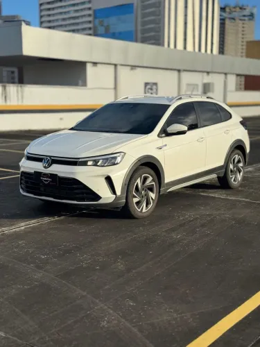 Volkswagen Nivus Highline 2025 branco - Impecável