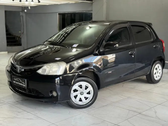 ETIOS HATCH 1.3 X MANUAL 2013