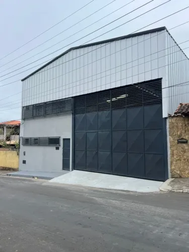 ALUGO GALPÃO 557M² - PRÓXIMO À TRÊS RIOS
