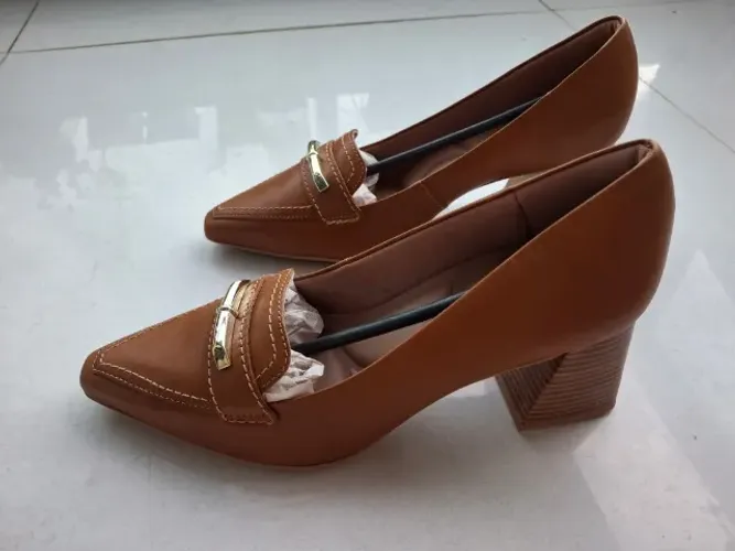 Scarpin Marrom Usaflex em Couro - Salto Bloco - Novo, Tamanho 37