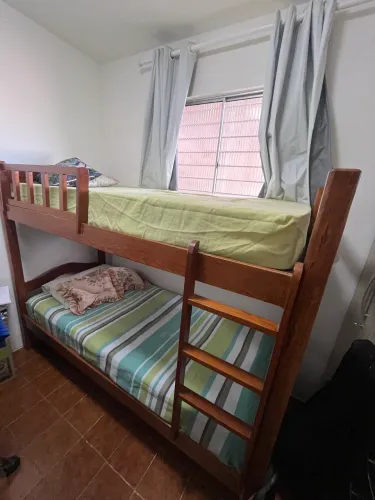 Beliche de madeira seminovo 