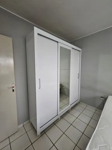 Guarda roupa 3 portas de correr novo
