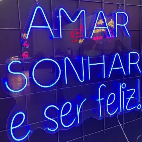 Logomarca  e frases personalizados  em led néon 