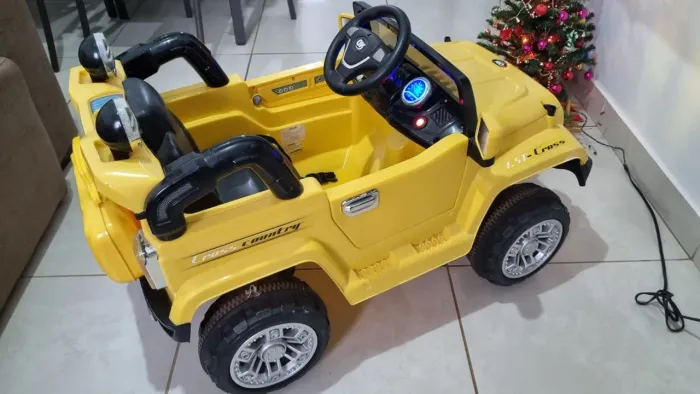 Jeep elétrico infantil