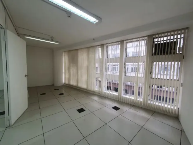 Sala Comercial para Alugar na República, São Paulo