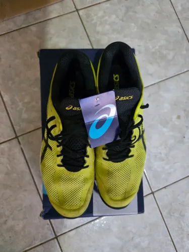 Tênis ASICS Court FF Sulphur, original e modelo importado. 