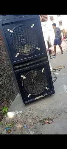 Vendo uma caixa de som 2 fone de 15 350rms duas twitter e uma corneta