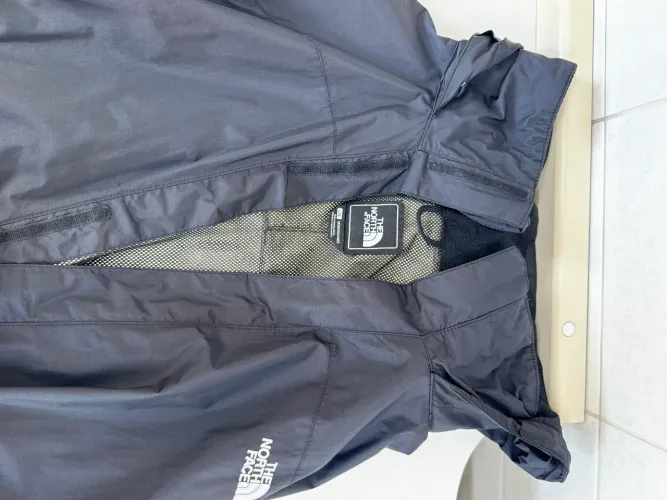 Blusa corta vento North Face hyvent 
