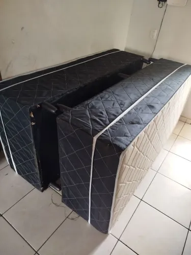 Duas camas de solteiro pra criança . Valor 500