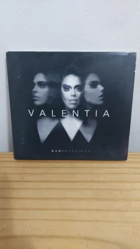 CD Nani Medeiros - Valentia