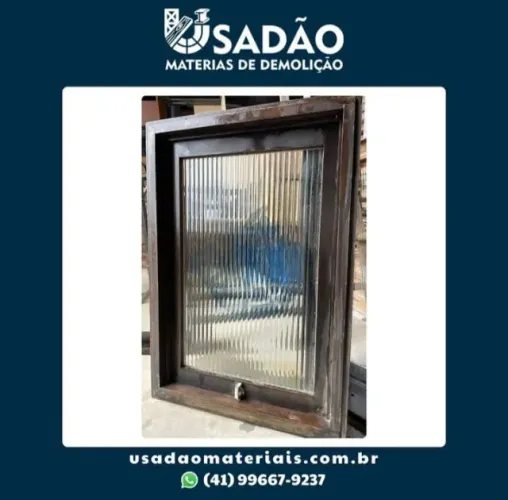 Janela de Madeira Imbuía - 1,15x0,82m