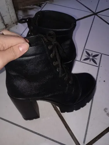 Bota salto tratorado