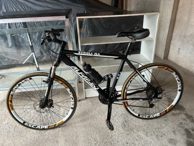 Bicicleta aro 26 - pouco uso