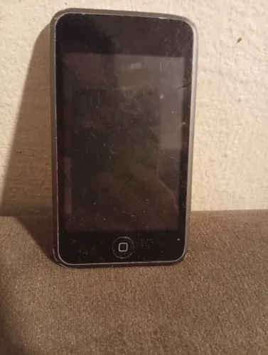 iPod Touch Apple 8GB - Para Conserto ou Peças (Travado na Maçã)