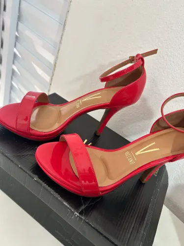 Salto vermelho Vizzano