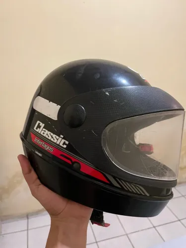 Capacete tamanho 58 