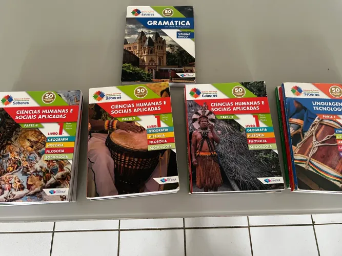 Livros sistema de ensino contextualizando saberes completo