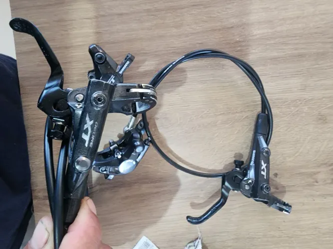 Freio xt m8000 retirada de peças ou fazer manutenção 