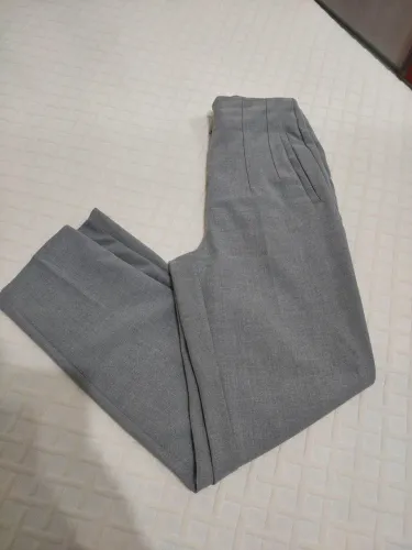 Calça Zara feminina 