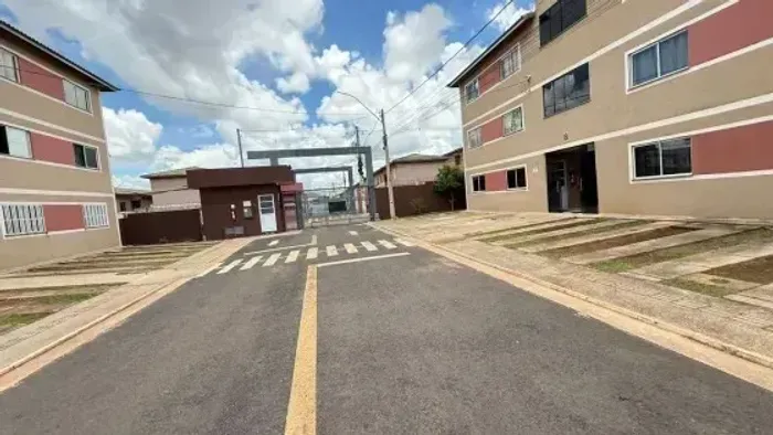 AGIO VALPARAÍSO TERREO C/ ARAMÁRIOS PRESTAÇAO 500 PROXIMO DA BR