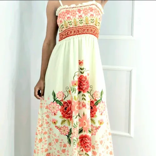 Vestido longo lastex no busto, crepe santorino, alça regulável