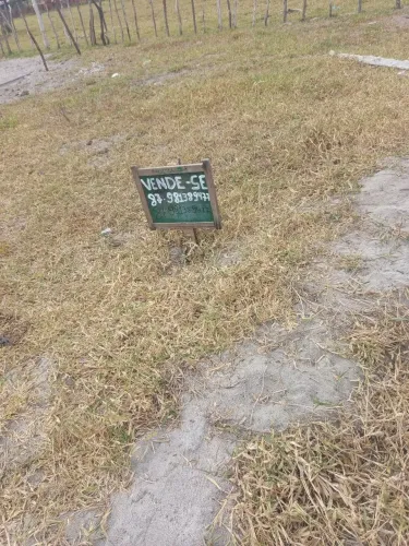 Vende-se Terreno no loteamento da Prata medindo 6 por 18 Valor 10,000
