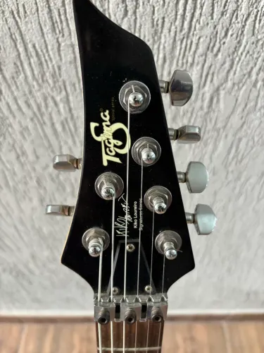 Guitarra Tagima K2 Kiko Loureiro.
