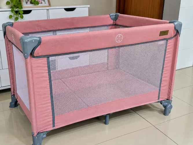 Berço portátil infantil cercado 15kg Lazy MaxiBaby cor rosa