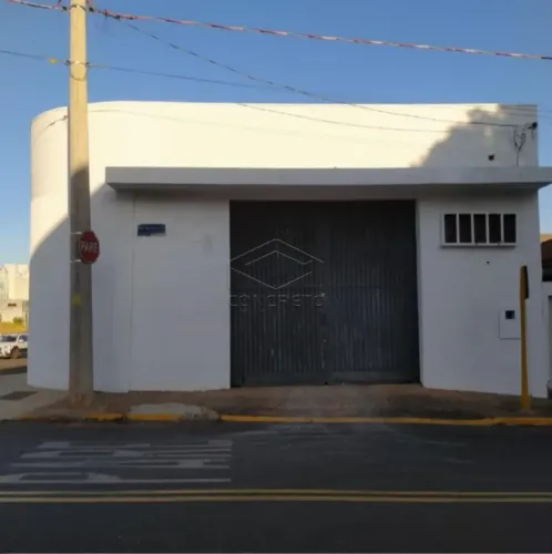 EXCELENTE GALPÃO COMERCIAL COM 242M² - EXCELENTE LOCALIZAÇÃO ENTRE AS AVENIDAS DUQUE DE CA